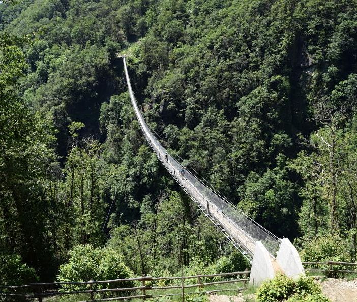 Cosa più esotico in Ticino del Giro del ponte Tibetano?