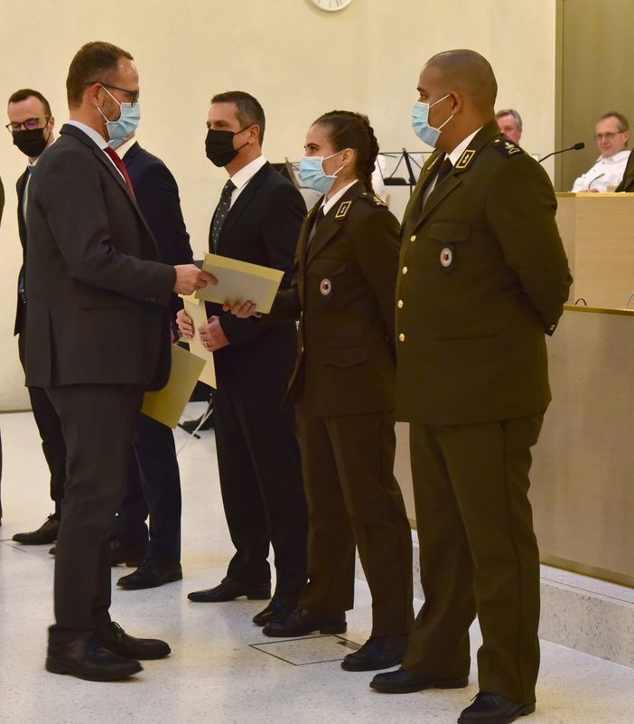A Bellinzona la cerimonia annuale della Polizia cantonale