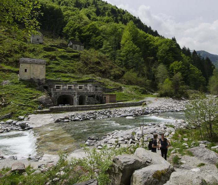 Lo scenario mozzafiato tra cielo e terra dei Bagni di Craveggia