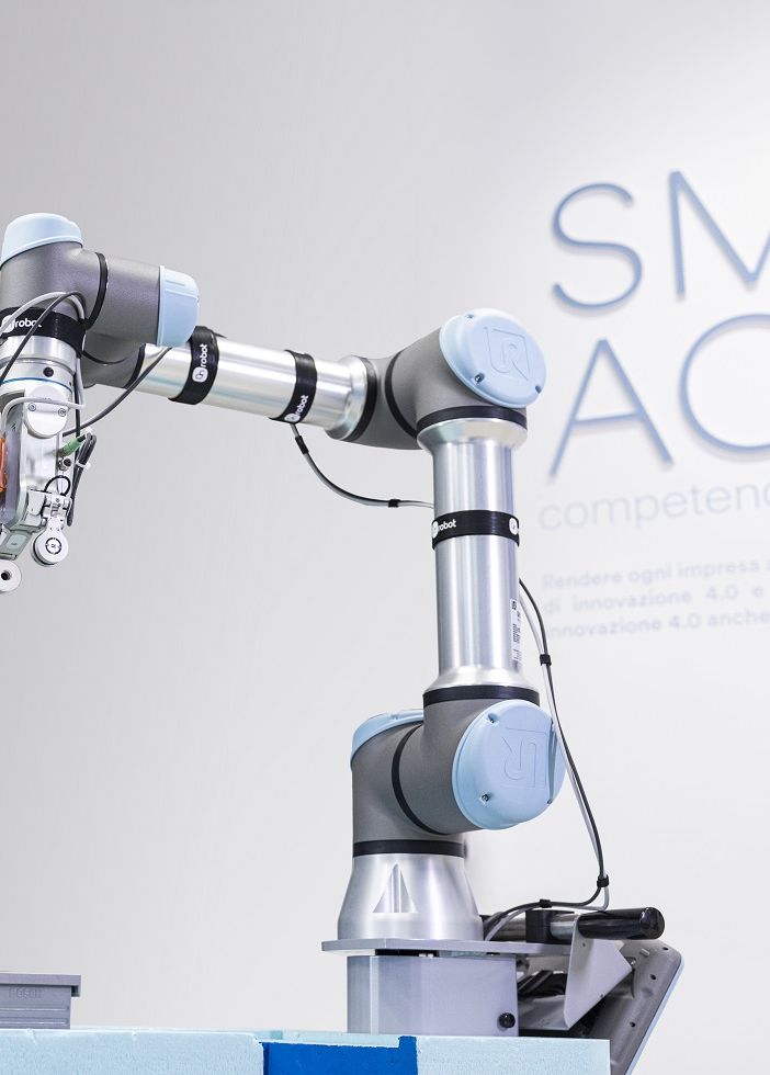 Robotica antropocentrica: Universita' di Bolzano, centro di competenza Smact ed Eos Solutions uniti per realizzare la Factory 5.0 a misura d'uomo