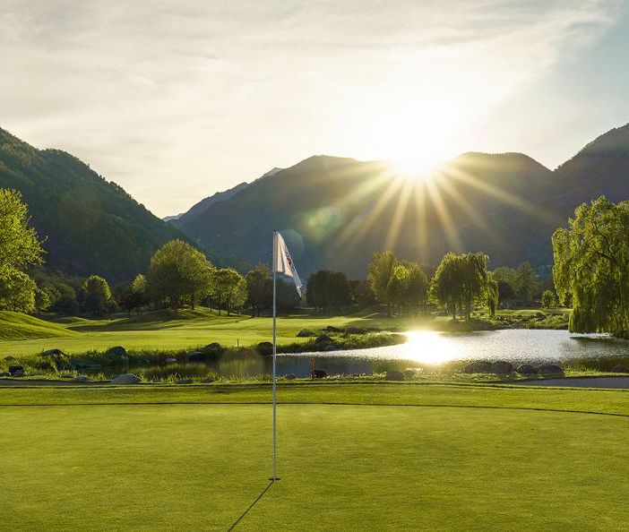 Quale paesaggio migliore può fare da contorno a un campo da golf se non il Canton Ticino? Ecco il Golf Club Gerre Losone