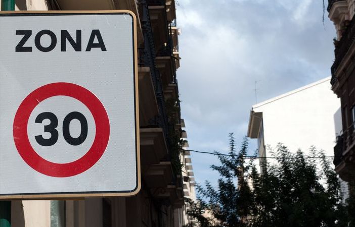 I “Verdi” di Locarno chiedono l’istituzione, limitatamente alla notte, del limite dei 30 km/h sulle strade del territorio dove vige quello dei 50