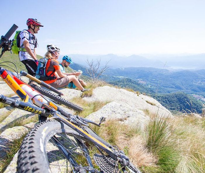 E' uno dei singletrail più belli del Ticino e si snoda in cresta attorno alla Val Colla sopra Lugano