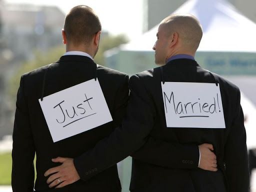 “Matrimonio per tutti”? Le firme per far dire ciò che pensano agli svizzeri ci sono