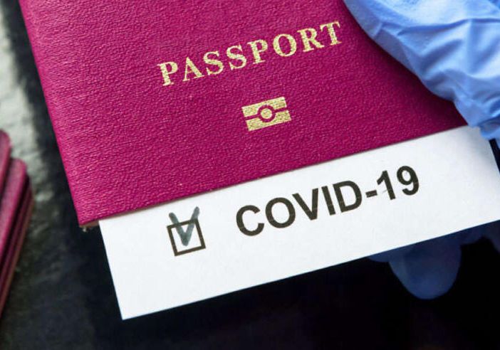 Presentato oggi dalla UE il &quot;pass Covid&quot;: cosa farà la Svizzera?