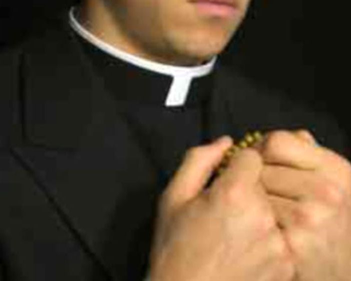 Scagionato da tutte le accuse don Azzolino Chiappini, sacerdote del Luganese