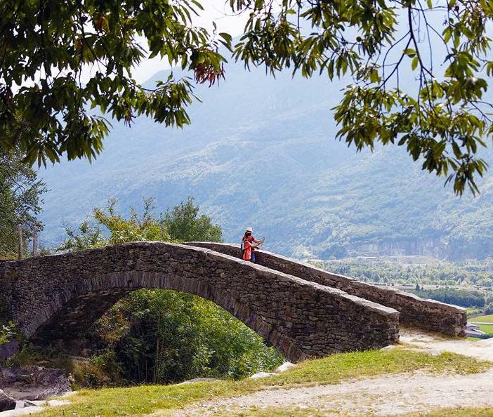 Percorsi d'autunno: la Via Crucis nella selva castanile di Biasca