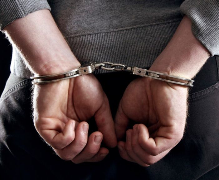 Furiosa lite nel Bellinzonese: sei arresti e capi d’accusa da brividi