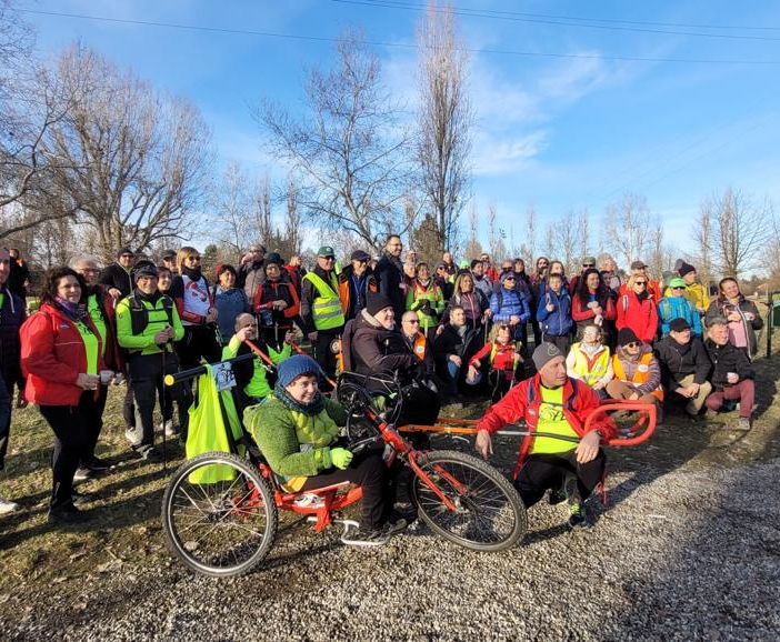 Le magliette gialle della Hope Running alla tappa 73 di &quot;Cammino per l'Italia&quot;