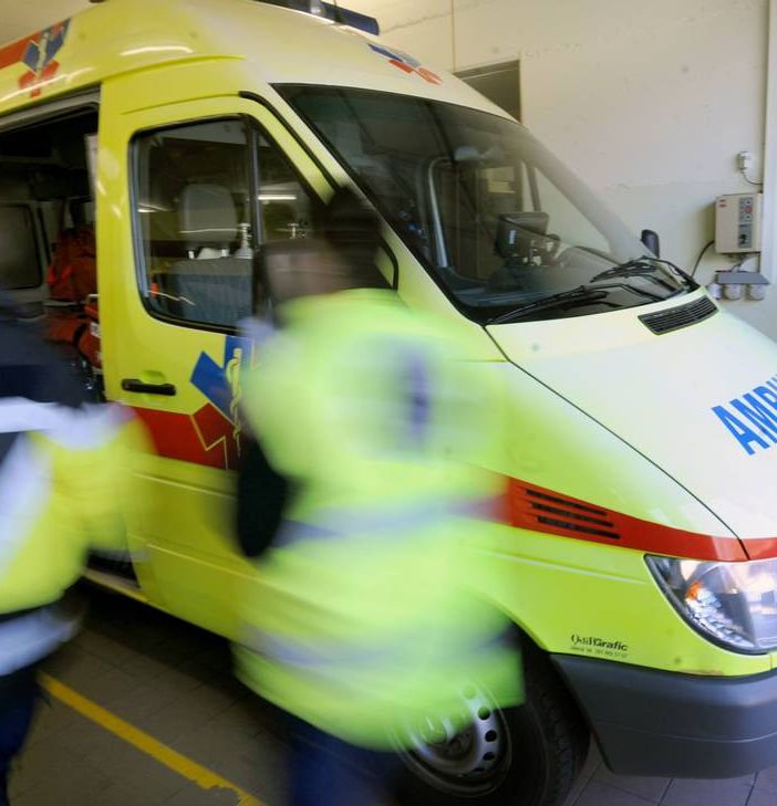 Esce di strada dopo un malore: grave un 57enne residente in Riviera
