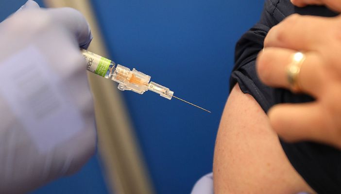 Effetti collaterali dei vaccini anti-Covid 19 in Svizzera: i benefici prevalgono di gran lunga sui rischi
