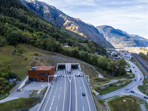 Svizzera, troppi soldi per le autostrade