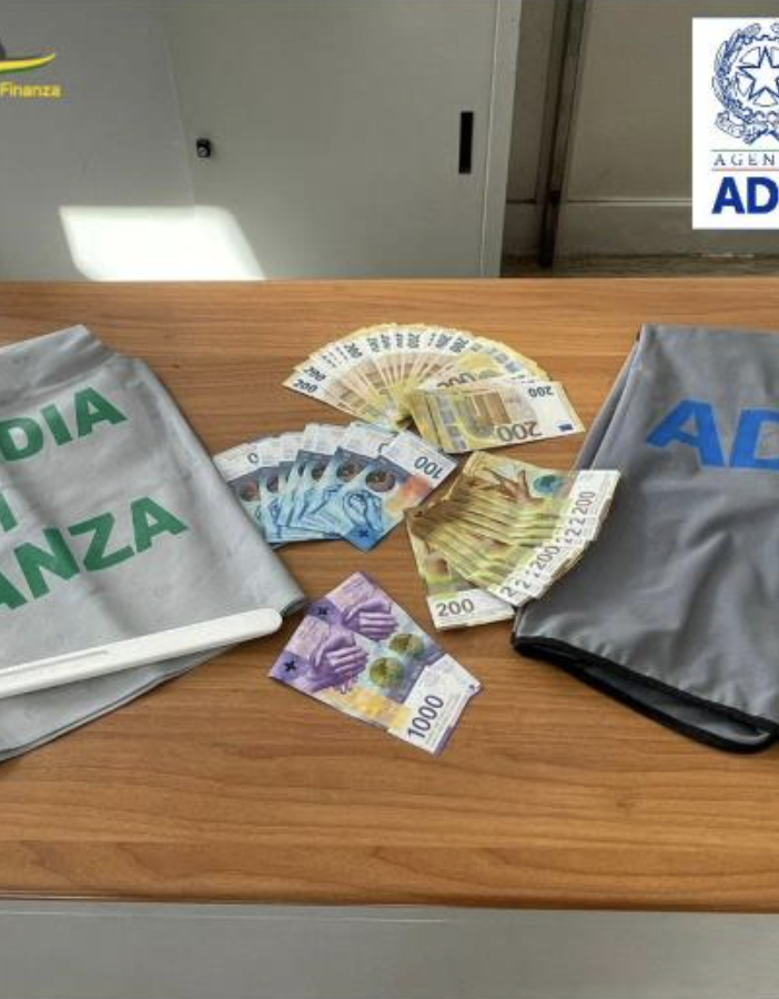 Controlli al confine, da luglio scoperti 260mila euro non dichiarati e un orologio di valore