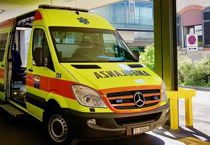 Incidente stradale in Canton Ticino: grave una donna italiana