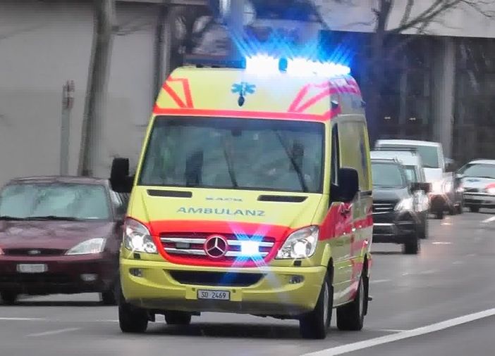 Finisce con il furgone in una scarpata: grave un 53enne in Canton Ticino
