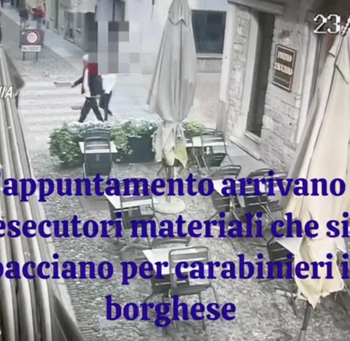 Truffano una 78enne facendole credere che il figlio aveva investito un bambino e si fanno consegnare oltre 1 kg in oro VIDEO