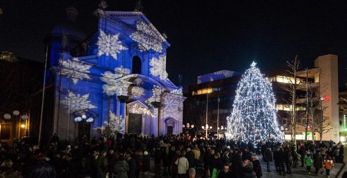 Sette giorni di Mercatini e Animazione per tutti nel centro cittadino: parte mercoledì 8 “Natale a Chiasso 2021” Sette giorni di Mercatini e Animazione per tutti nel centro cittadino: parte mercoledì 8 “Natale a Chiasso 2021”
