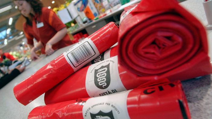 Lugano, riduzione delle tariffe per i sacchi dei rifiuti