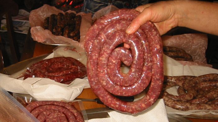 Mai gustato i prelibati “cicitt”, le lunghissime e sottili salsicce di capra da arrostire, originarie delle valli del Locarnese? Mai gustato i prelibati “cicitt”, le lunghissime e sottili salsicce di capra da arrostire, originarie delle valli del Locarnese?