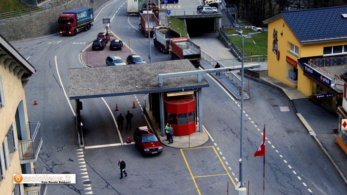 Il posto di confine di Gondo (Vallese) Il posto di confine di Gondo (Vallese)