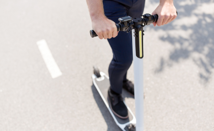 Non ce l'ha fatta l'uomo caduto dal monopattino in Valle Levantina