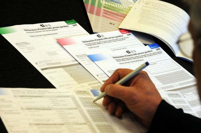 In Svizzera una deduzione fiscale unitaria di un importo forfettario per tutti i lavoratori dipendenti? In Svizzera una deduzione fiscale unitaria di un importo forfettario per tutti i lavoratori dipendenti?