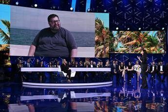 Isola dei famosi, 30 giorni dopo: come sono cambiati i naufraghi (i kg persi da Adinolfi) Isola dei famosi, 30 giorni dopo: come sono cambiati i naufraghi (i kg persi da Adinolfi)