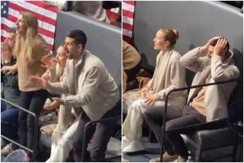 Djokovic tifoso a Milano Cortina, vede il pattinaggio e... 'impazzisce' Djokovic tifoso a Milano Cortina, vede il pattinaggio e... 'impazzisce'