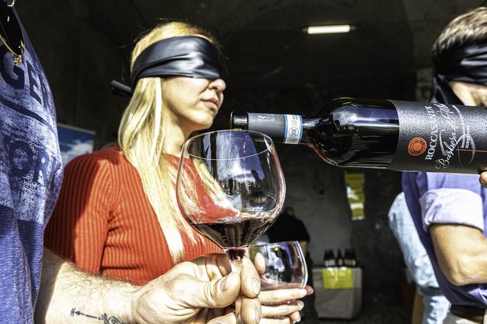 In occasione dell'ultima settimana di "Vendemmia a Torino - Grapes in Town", la degustazione alla cieca si apre a tutti, in un'ottica di inclusività