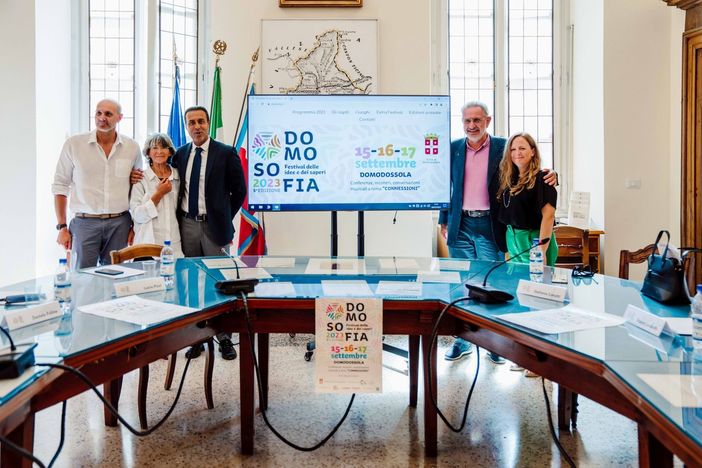 Enrico Vanzina, Toni Capuozzo ed Oscar Farinetti: dal 15 al 17 settembre torna Domodosofia con talk show e incontri di altissimo livello Enrico Vanzina, Toni Capuozzo ed Oscar Farinetti: dal 15 al 17 settembre torna Domodosofia con talk show e incontri di altissimo livello