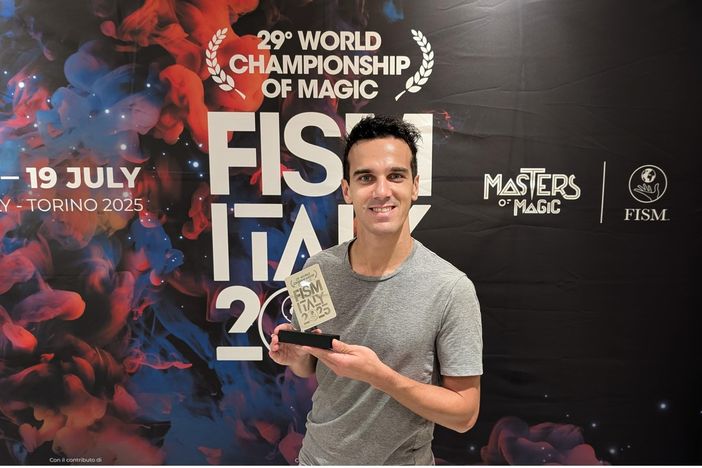 Luca Bono 2° classificato al Campionato Mondiale di Magia On Line Luca Bono 2° classificato al Campionato Mondiale di Magia On Line