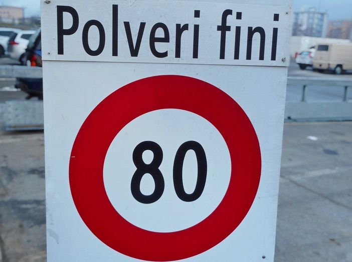 La qualità dell’aria del Canton Ticino supera i valori massimi: si interviene sin da oggi, e non solo sul traffico