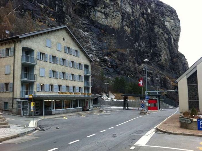 Svizzera, l'Udc chiede più controlli ai confini Svizzera, l'Udc chiede più controlli ai confini