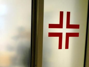 Bimbo di 5 anni ingoia un cacciavite, salvato a Salerno Bimbo di 5 anni ingoia un cacciavite, salvato a Salerno