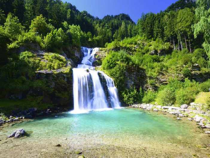 Qualche idea per una vacanza green in Ticino: percorso Yoga alla Cascata della Piumogna Qualche idea per una vacanza green in Ticino: percorso Yoga alla Cascata della Piumogna