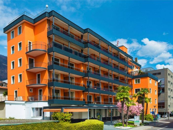 Locarno, a rischio il posto di lavoro dei frontalieri della clinica Santa Chiara