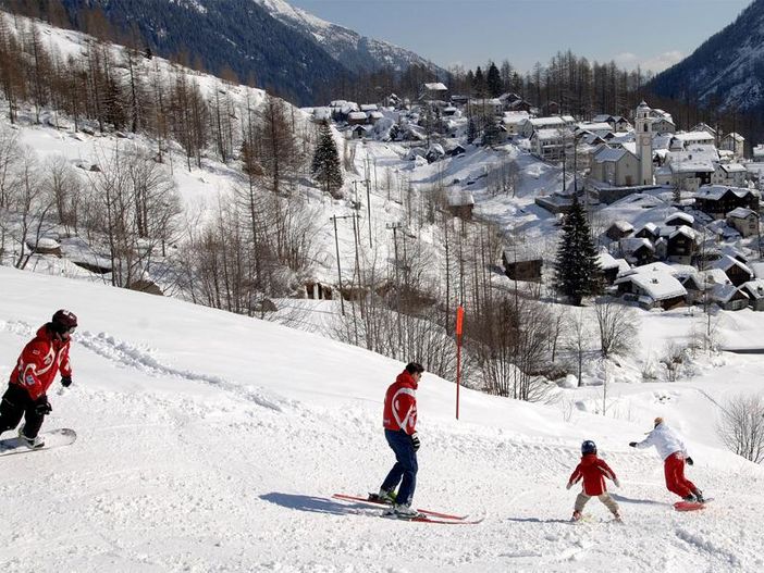 Bosco Gurin, c'è il Weltu Schnee-Tåg Bosco Gurin, c'è il Weltu Schnee-Tåg