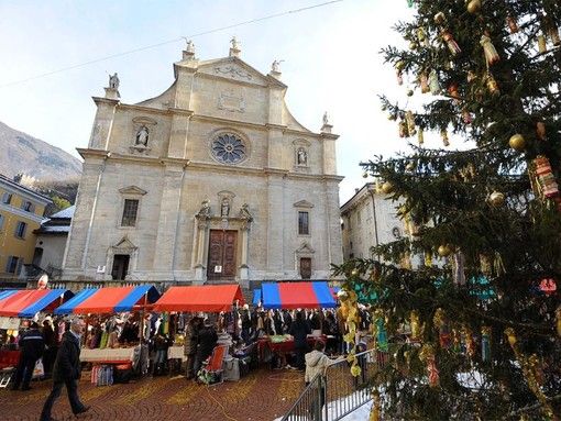 "Natale in città" a Bellinzona: gli eventi proseguono fino a domenica 8 gennaio "Natale in città" a Bellinzona: gli eventi proseguono fino a domenica 8 gennaio
