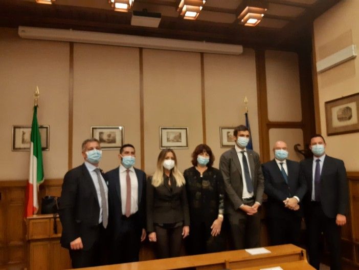 Sfiora i 32 miliardi di euro l'interscambio commerciale tra Italia e Svizzera Sfiora i 32 miliardi di euro l'interscambio commerciale tra Italia e Svizzera