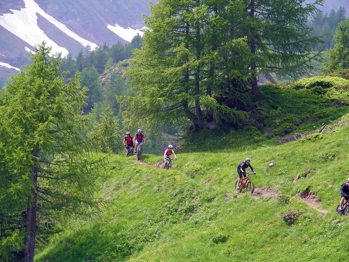 Bovarina Bike, dal fondovalle fino alle capanne alpine