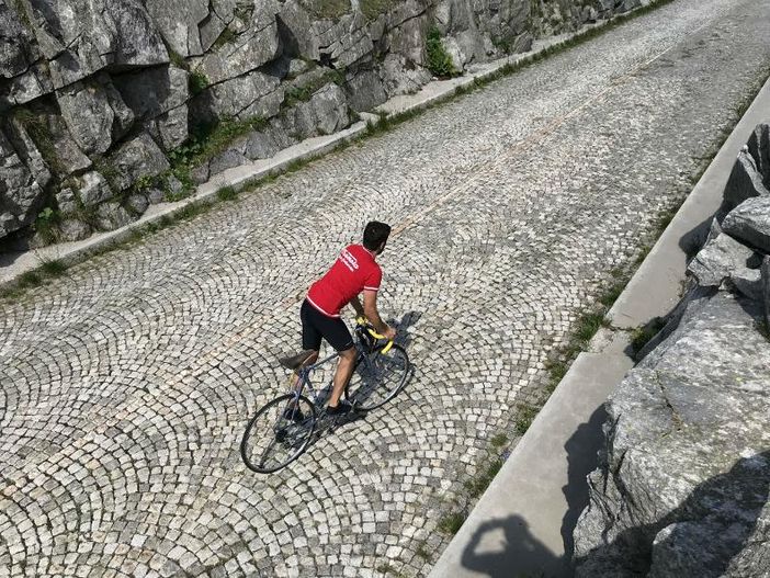Si &quot;corre&quot; la Leggendaria Tremola San Gottardo