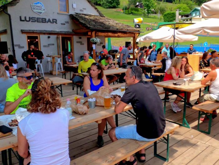 Agosto a Domobianca365: un mese di musica, sport e gastronomia