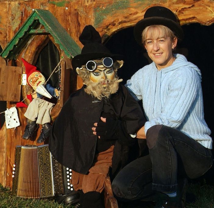 "La casa degli gnomi" "La casa degli gnomi"