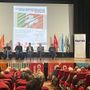 L'assemblea dei lavoratori frontalieri organizzata dai sindacati al Teatro Nuovo di Varese