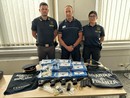 Auto imbottita di droga e armi fermata al valico dalla Svizzera: due brasiliani in manette Auto imbottita di droga e armi fermata al valico dalla Svizzera: due brasiliani in manette