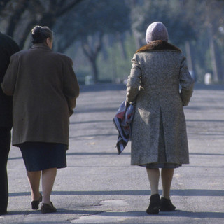 Nuove truffe agli anziani a Chiasso, il Comune alza la guardia