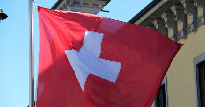 Svizzera al voto contro il "sovraffollamento": referendum per fissare un tetto alla popolazione Svizzera al voto contro il "sovraffollamento": referendum per fissare un tetto alla popolazione