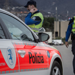 Canton Ticino, rapina a mano armata al distributore: si cerca un'auto con targa italiana