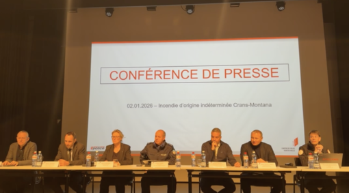 Crans Montana, 40 vittime nell’incendio: identificazione al centro delle indagini. Il punto nella conferenza delle autorità vallesane