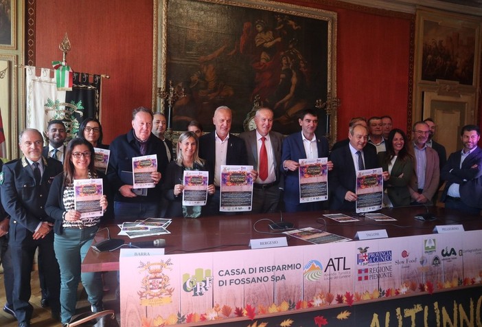 Qualche momento della presentazione della 25ª rassegna di "Coloratissimo autunno" a Fossano Qualche momento della presentazione della 25ª rassegna di "Coloratissimo autunno" a Fossano